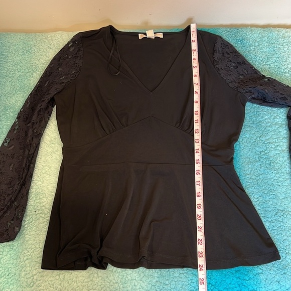 🔥Michael Kors Elegant Black Lace Sleeve Top🔥 - Picture 6 of 7
